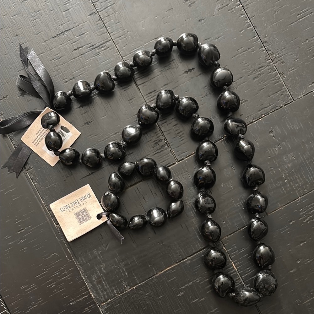 Nwt Genuine Kukui Tree Nuts Elegant Black Beaded Necklace & Bracelet Set
